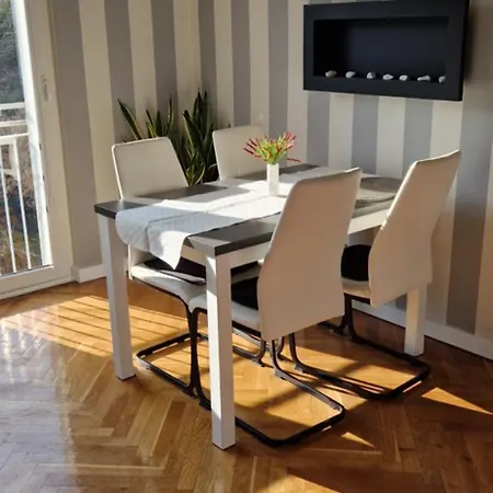 Apartament Holiday Gdynia شقة